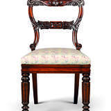 A SET OF TWELVE WILLIAM IV BRAZILIAN ROSEWOOD DINING-CHAIRS - Foto 4