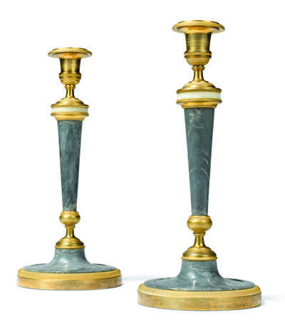 A PAIR OF LATE LOUIS XVI ORMOLU, GREY AND WHITE MARBLE CANDLESTICKS - фото 2
