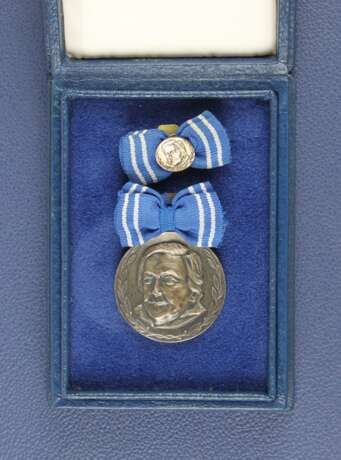 Clara-Zetkin-Medaille, - Foto 1