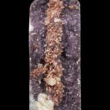 A LARGE SPECIMEN OF ORANGE QUARTZ CRYSTALS ON A BED OF CALCITE AND AMETHYST POINTS - фото 1
