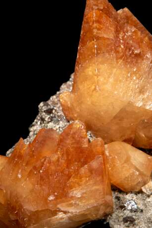 A CLUSTER OF LARGE ORANGE CALCITE CRYSTALS ON SPHALERITE - фото 6