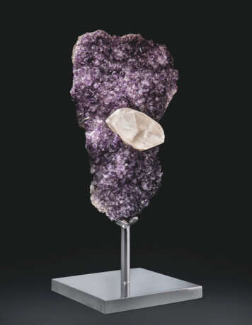 AN ATTRACTIVE SPECIMEN OF AMETHYST WITH CENTRAL CALCITE POINT - photo 2