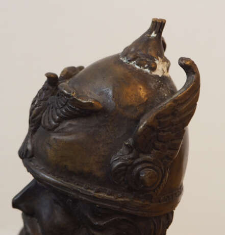 Bronzeplastik Skanderbeg. - фото 3