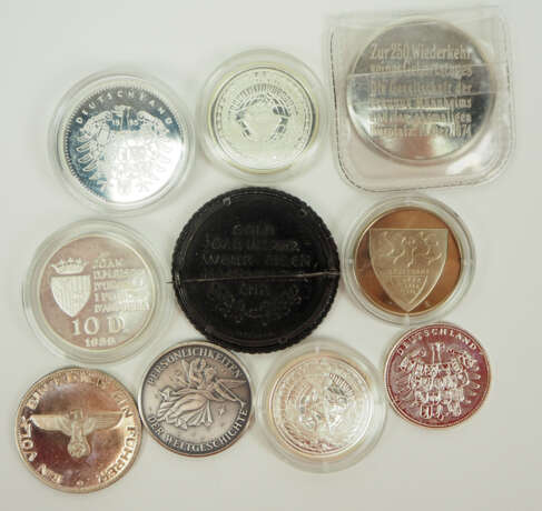 Lot Münzen und Medaillen. - photo 2