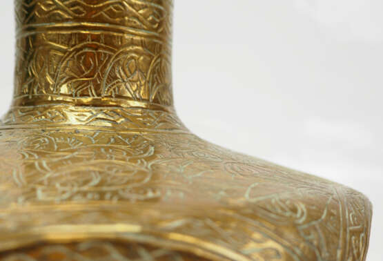 Vase mit orientalischen Ornamenten. - photo 2