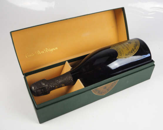 Moet et Chandon (Epernay): Champagne Cuvee Dom Perignon vintage 1990. - photo 4