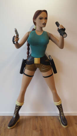 Tomb Rider: Lara Croft - Figur in Lebensgröße. - photo 1
