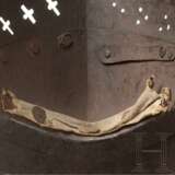 Abschlächtiges Steckvisier für eine Sturmhaube, süddeutsch, um 1560 - фото 6