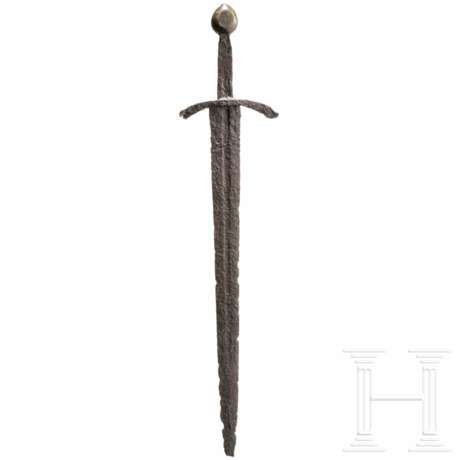 Ritterliches Schwert mit Bronzeknauf, Frankreich, um 1350 - photo 2
