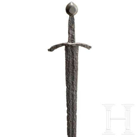 Ritterliches Schwert mit Bronzeknauf, Frankreich, um 1350 - photo 4