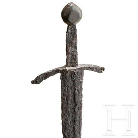Ritterliches Schwert mit Bronzeknauf, Frankreich, um 1350 - photo 7