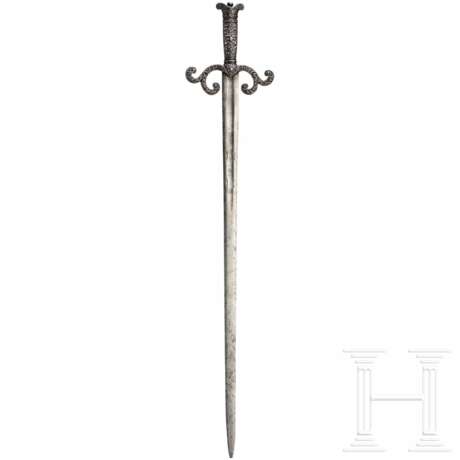 Silbertauschiertes Stadtschwert, süddeutsch, um 1620 - photo 1