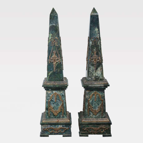 Paar eleganter Marmor-Obelisken - photo 1