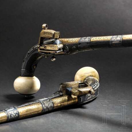 Ein Paar goldtauschierte und silbermontierte Perkussionspistolen, Kaukasus, Ende 19. Jahrhundert - Foto 1