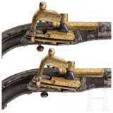 Ein Paar goldtauschierte und silbermontierte Perkussionspistolen, Kaukasus, Ende 19. Jahrhundert - Foto 5