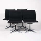 Satz von vier Vintage Aluminium Chairs EA 106. Charles & Ray Eames, tätig Mitte 20. Jahrhundert - Foto 1