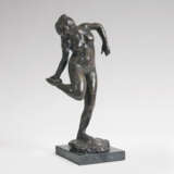 Bronze-Skulptur 'Danseuse regardant la plante de son pied droit (4. Zustand)'. Edgar Degas, nach - Foto 1