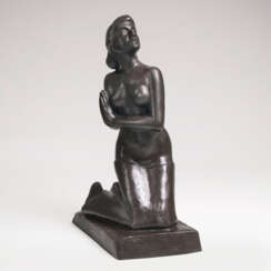 Bronze-Skulptur 'Betender weiblicher Akt, kniend''. Hans Gerwing