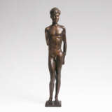 Bronze-Skulptur 'Stehender Jüngling'. Rudolf Alexander Agricola - Foto 1