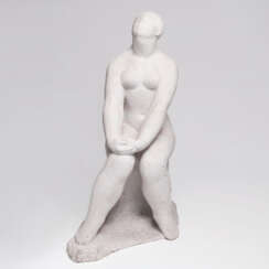 Skulptur 'Sitzender weiblicher Akt'. Arnold Hilmer