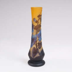 Jugendstil-Vase mit Klematis. Emile Gallé