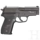 Sig Sauer P 228, im Karton - фото 2