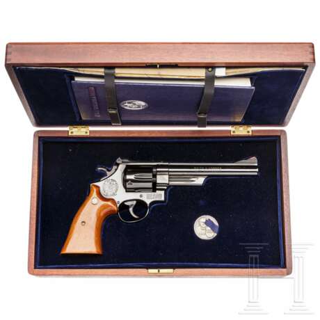 Smith & Wesson Modell 25-3, 125th Anniversary Commemorative "The 1955 Model .45 Target Heavy Barrel", in Schatulle - photo 1