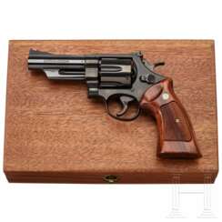 Smith & Wesson Modell 25-5, "The 1955 Model .45 Target Heavy Barrel", in Schatulle