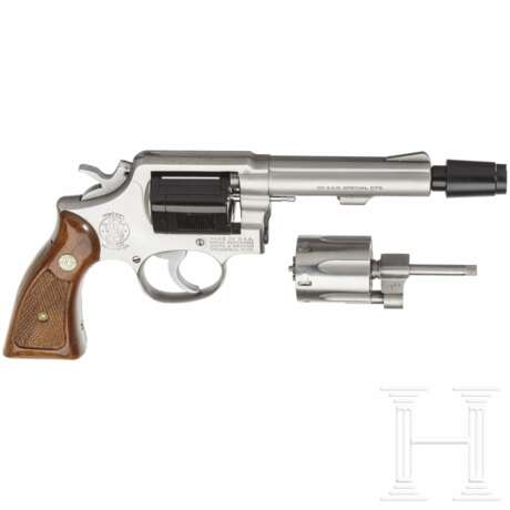 Smith & Wesson Modell 64, "The .38 M & P Stainless", mit "Japan Light Load" Übungsgerät - photo 2