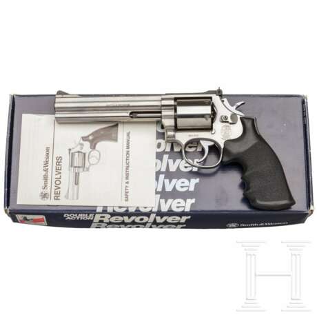 Smith & Wesson Modell 686-3, "The .357 Distinguished Combat Magnum Stainless", Ausführung "Classic Hunter", im Karton - Foto 1