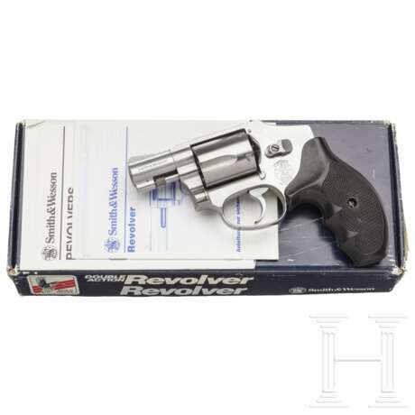 Smith & Wesson Modell 940, "9 mm Centennial Stainless", im Karton - фото 1