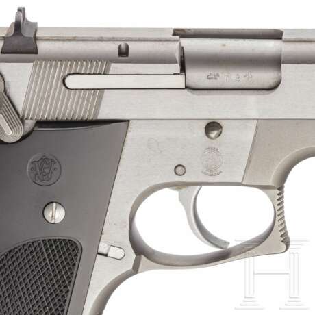 Smith & Wesson Modell 645, "The .45 ACP Eight-Shot Autoloading Pistol Stainless", im Karton - Foto 3