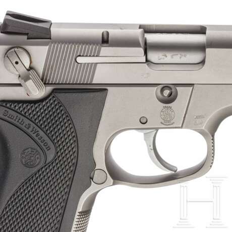 Smith & Wesson Modell 4006, "Third Generation Compact & Full-Size .40 S&W", Stainless, im Karton - фото 3