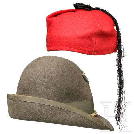 Feldgrauer Hut für Ärzte der Alpini im Leutnantsrang sowie zwei Feze - фото 2