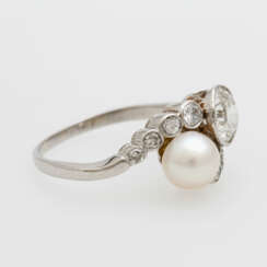Ladies ring with cultured pearl & old European cut diamond