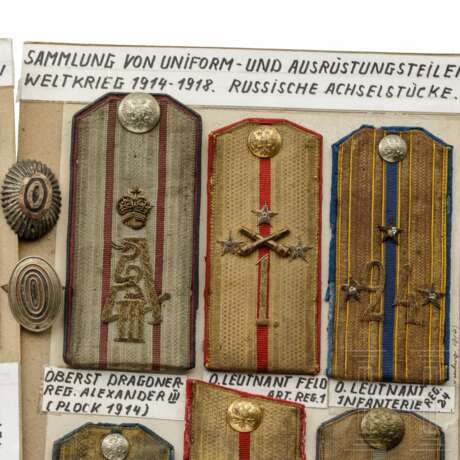 Sammlung russischer Schulterstücke der an der Schlacht von Tannenberg 1914 beteiligten russischen Regimenter, um 1910 - photo 4