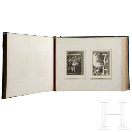 Großes Prachtalbum mit britischem Königswappen und Fotos der Wittelsbacher, um 1910 - фото 7