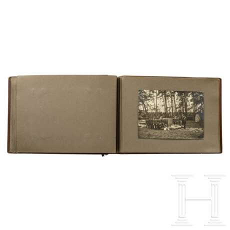 Hermann Göring – Fotoalbum von der Überführung Carin Görings von der Insel Lovö nach Carinhall 1934 - photo 3