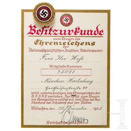 Ilse Heß – Goldenes Ehrenzeichen der NSDAP mit Besitzurkunde - photo 1