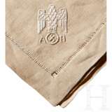 Adolf Hitler – a Napkin from his Informal Personal Table Service - Foto 2