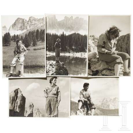 Leni Riefenstahl – fünf Privatfotos aus den Dolomiten 1934, Visitenkarte Hermann Riefenstahl unter anderem - photo 1