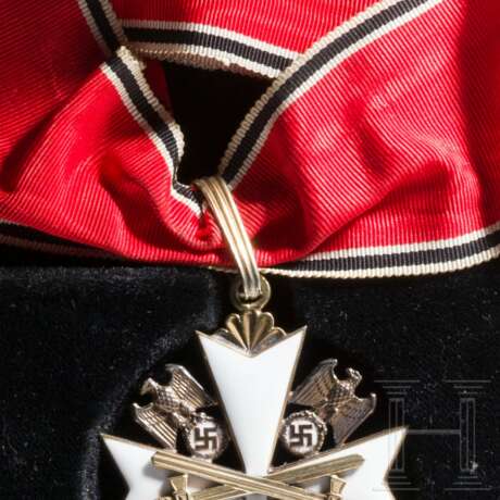 Deutscher Adler-Orden – Verdienstkreuz 1. Stufe mit Schwertern im Etui - фото 5