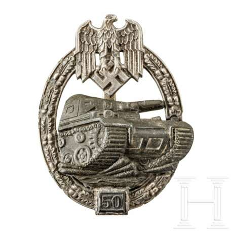 Panzerkampfabzeichen in Silber der III. Stufe für 50 Einsatztage - Foto 1
