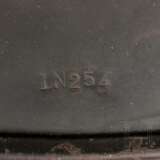 Stahlhelm M 40 des Heeres mit einem Abzeichen - Foto 9
