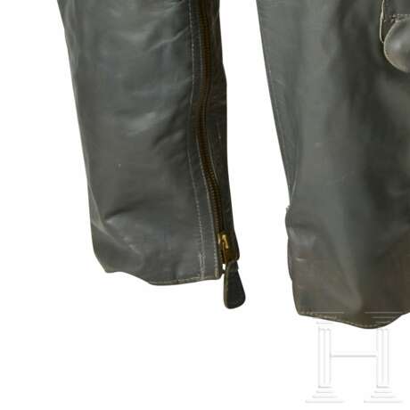 A Pair of Heated Leather Trousers for Aviation Personnel - фото 6