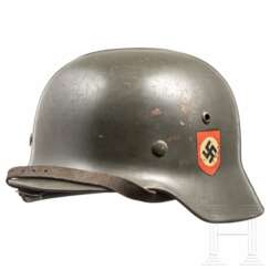 Stahlhelm M 35 der Waffen-SS mit beiden Abzeichen 
