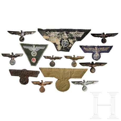 A Small Collection of Army Cap and Breast Insignia - Foto 2