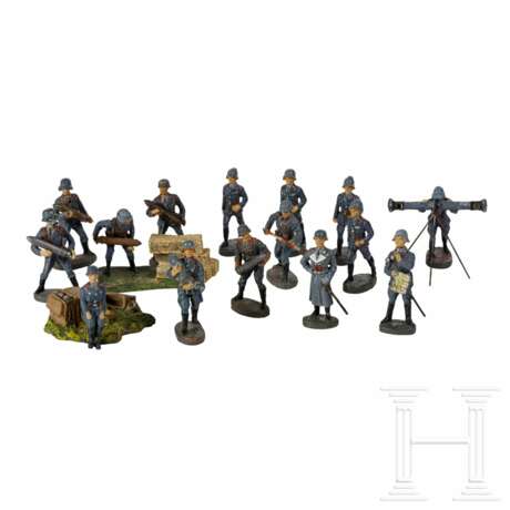 Hausser-Elastolin – 15 Flaksoldaten für Geschütze mit Offizieren und Geschosskorbgruppe - фото 1