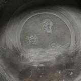 Seltener sächsischer Walzenkrug aus Zinn mit reichen Messingapplikationen, Meißen, um 1800 - Foto 5