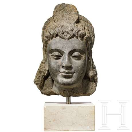 Feiner Gandhara-Buddha-Kopf, schwarzer Schiefer, ca. 3. - 5. Jahrhundert - photo 1